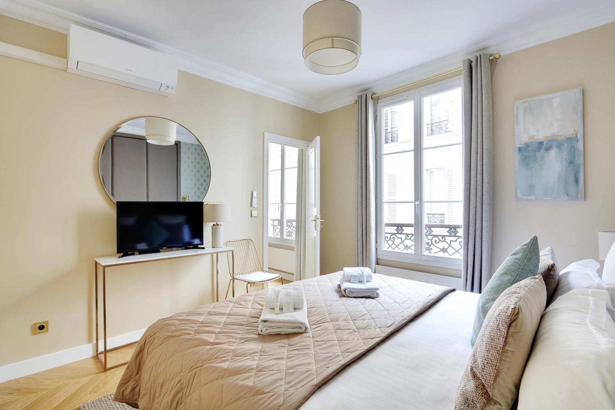 Pick A Flat'S Apartments In Opera Saint Lazarre - Rue De L'Isly Paris Bagian luar foto