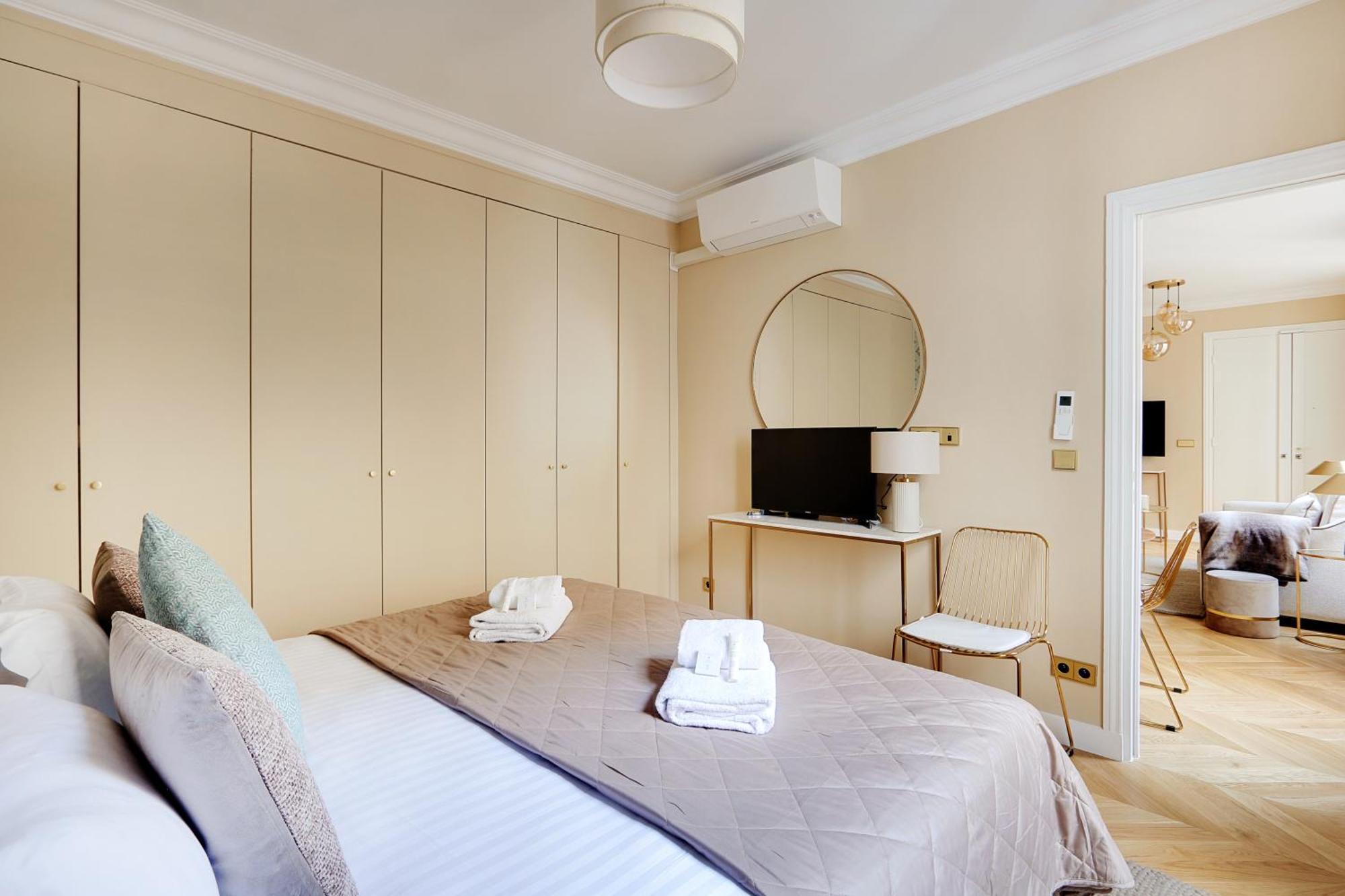 Pick A Flat'S Apartments In Opera Saint Lazarre - Rue De L'Isly Paris Bagian luar foto