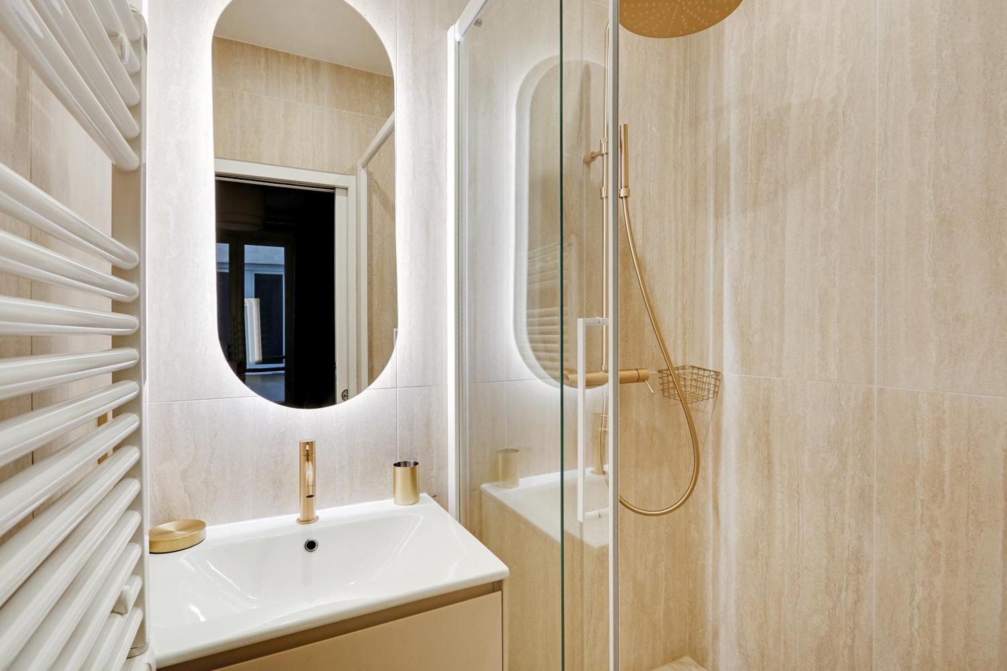 Pick A Flat'S Apartments In Opera Saint Lazarre - Rue De L'Isly Paris Bagian luar foto